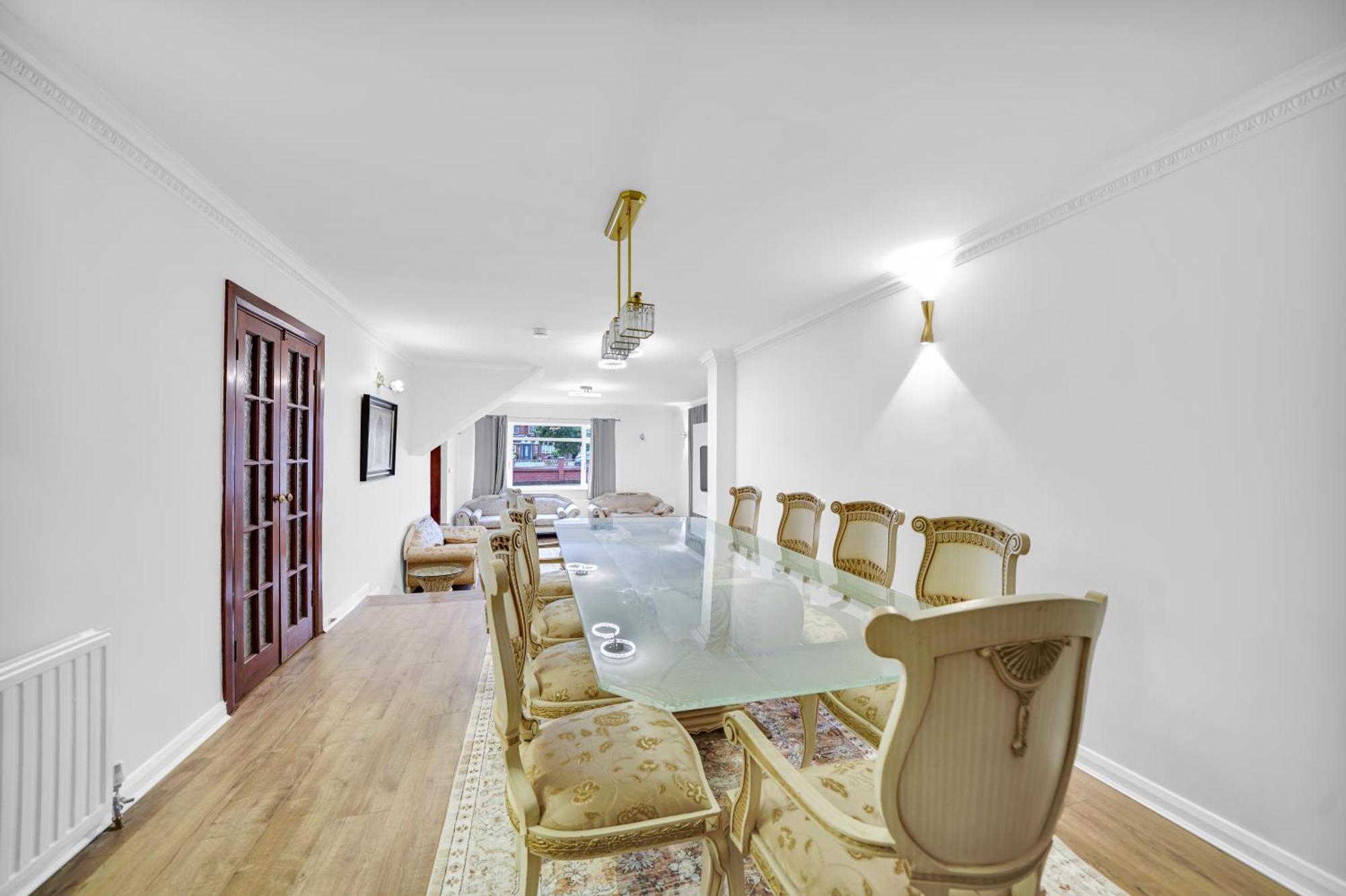 Lux 5 Bed Sleeps 11, 10 Mins From Wembley Stadium, Jacuzzi And Steam Shower Harrow on the Hill Exterior photo