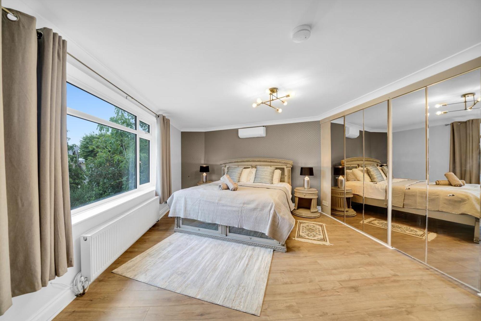 Lux 5 Bed Sleeps 11, 10 Mins From Wembley Stadium, Jacuzzi And Steam Shower Harrow on the Hill Exterior photo